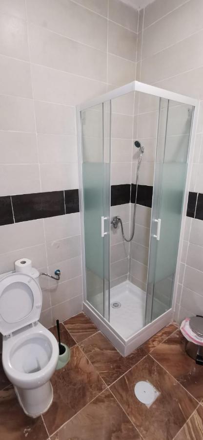 Hostal Gracia Torrejón de Ardoz Extérieur photo
